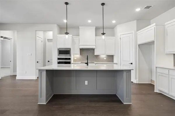 4021 Lagos Drive, Midlothian, TX 76065