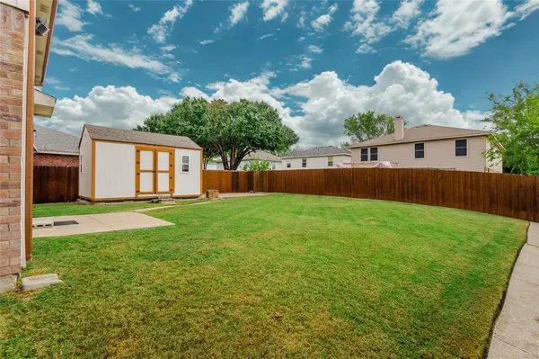 2300 Bradford Pear Drive, Little Elm, TX 75068