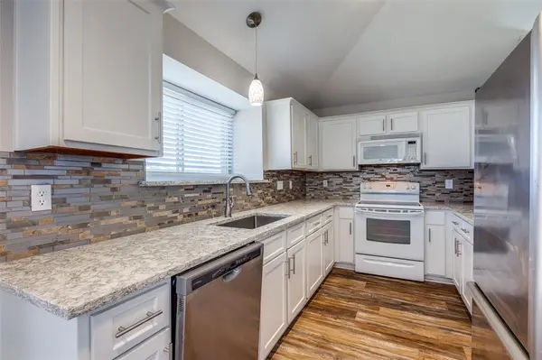 3814 Drakestone Avenue, Rowlett, TX 75088