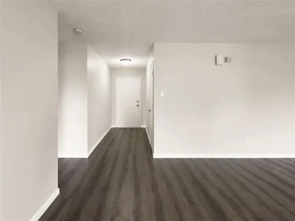 2043 Plains Court, Grand Prairie, TX 75052