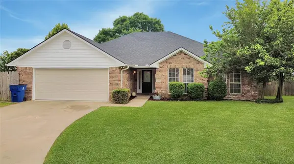 709 Elm Circle, Van Alstyne, TX 75495