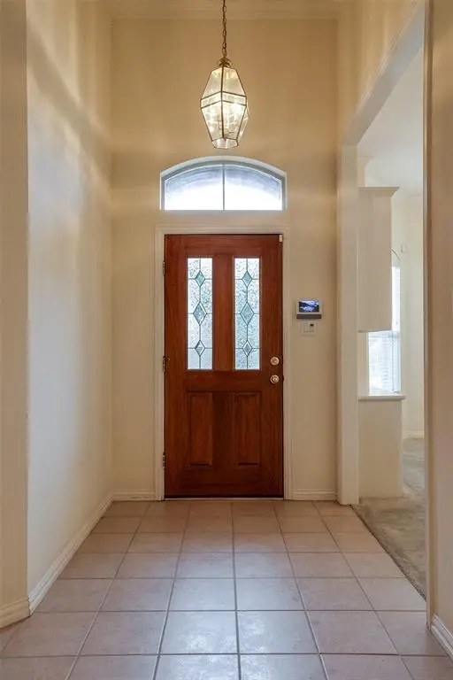 4734 Village Oak Drive, Arlington, TX 76017