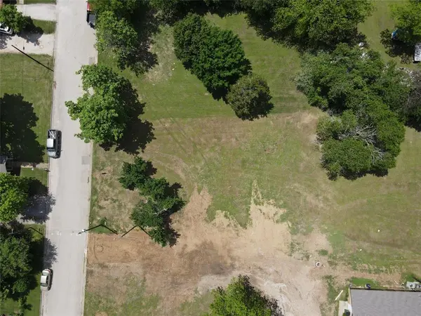 1617 Belcher Avenue, Gainesville, TX 76240