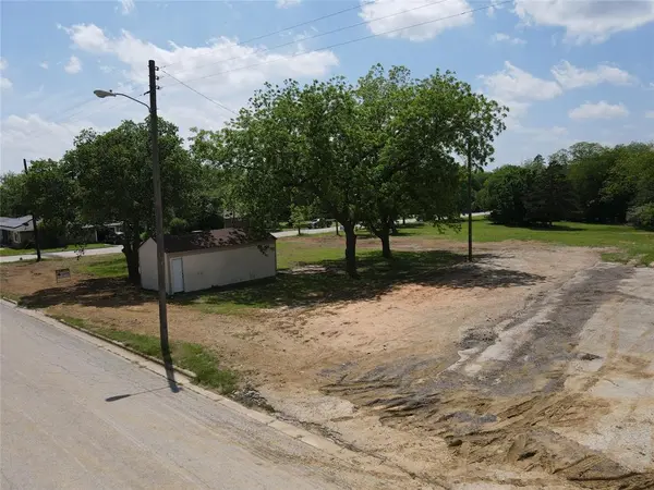 703 Fair Avenue, Gainesville, TX 76240