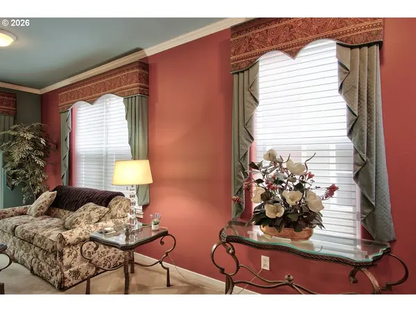 8638 NE ADLINGTON ST, Hillsboro, OR 97006