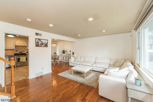 43 Pinchbrook Dr, Florham Park Boro, NJ 07932