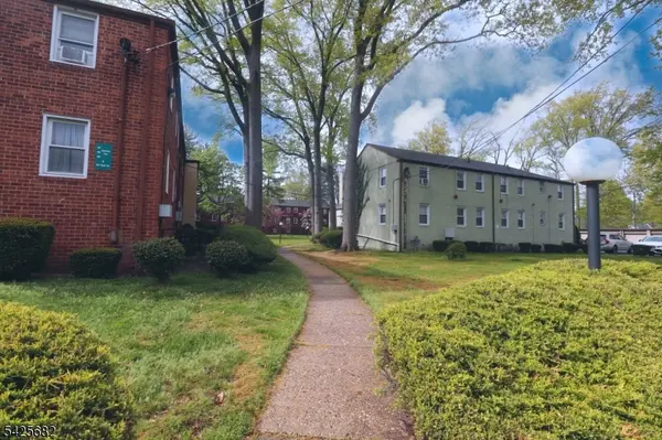 592 Sherman Ave #D1, Roselle Boro, NJ 07203