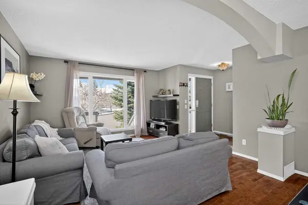 20 Inverness GRV SE, Calgary, AB T2Z3E6