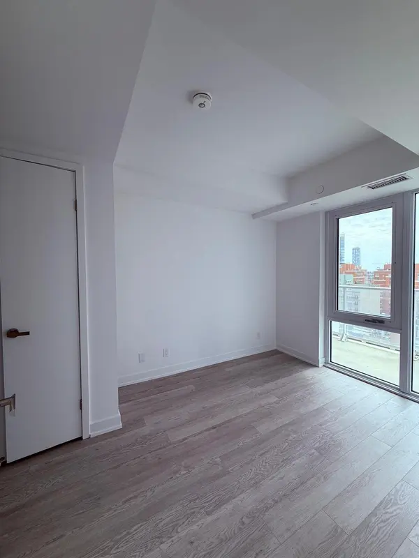 88 Queen ST #1108, Toronto C08, ON M5C 0B6