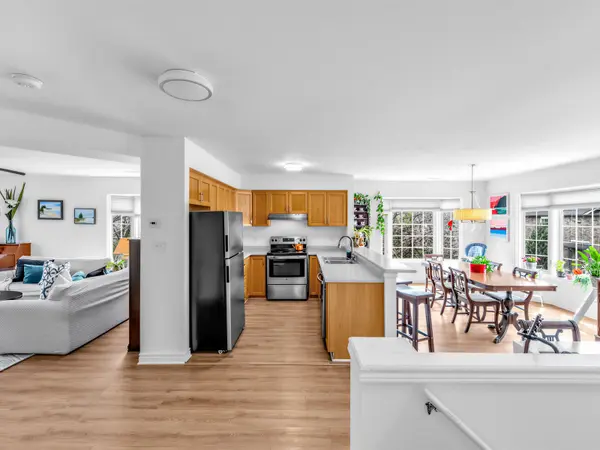 705 CUMBERLAND AVE #10, Burlington, ON L7N 3W4