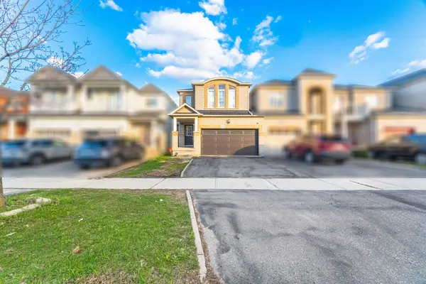 588 Rossellini DR, Mississauga, ON L5W 1M4