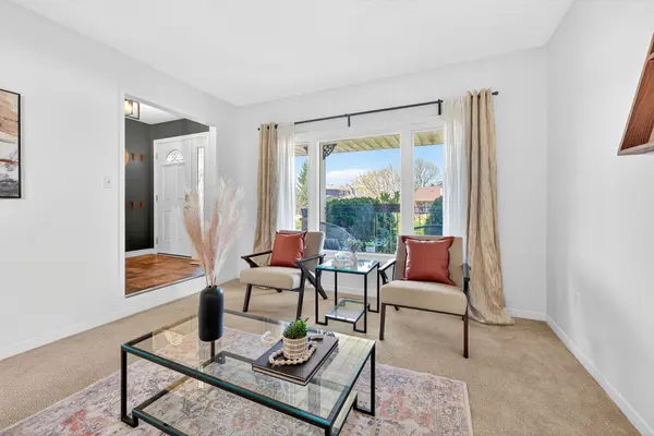 22 Vance CRES, Hamilton, ON L8B 0B8