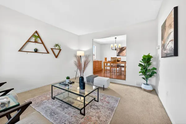 22 Vance CRES, Hamilton, ON L8B 0B8