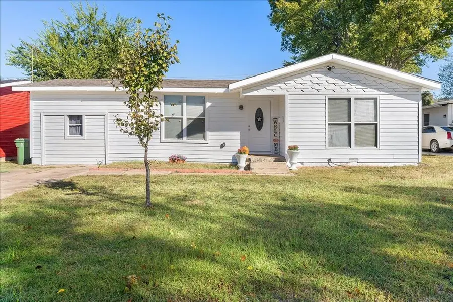 6621 Onyx Drive N, North Richland Hills, TX 76180