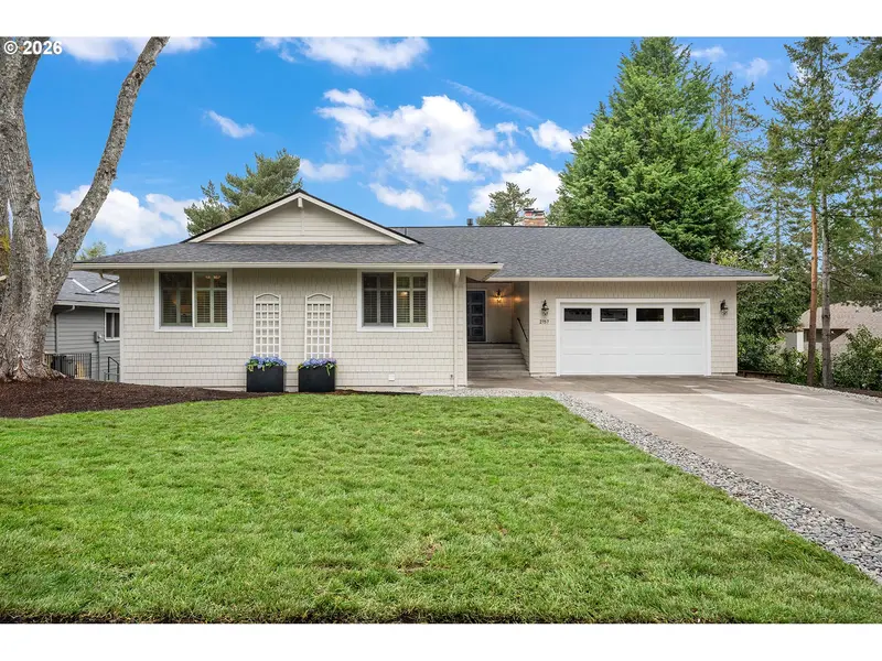 2157 WEMBLEY PL, Lake Oswego, OR 97034