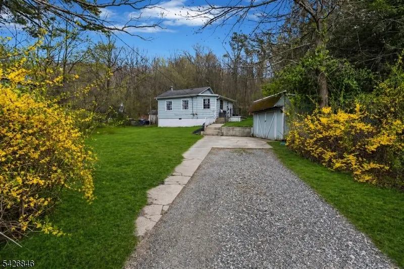 210 Lake Shore Dr, West Milford Twp., NJ 07421