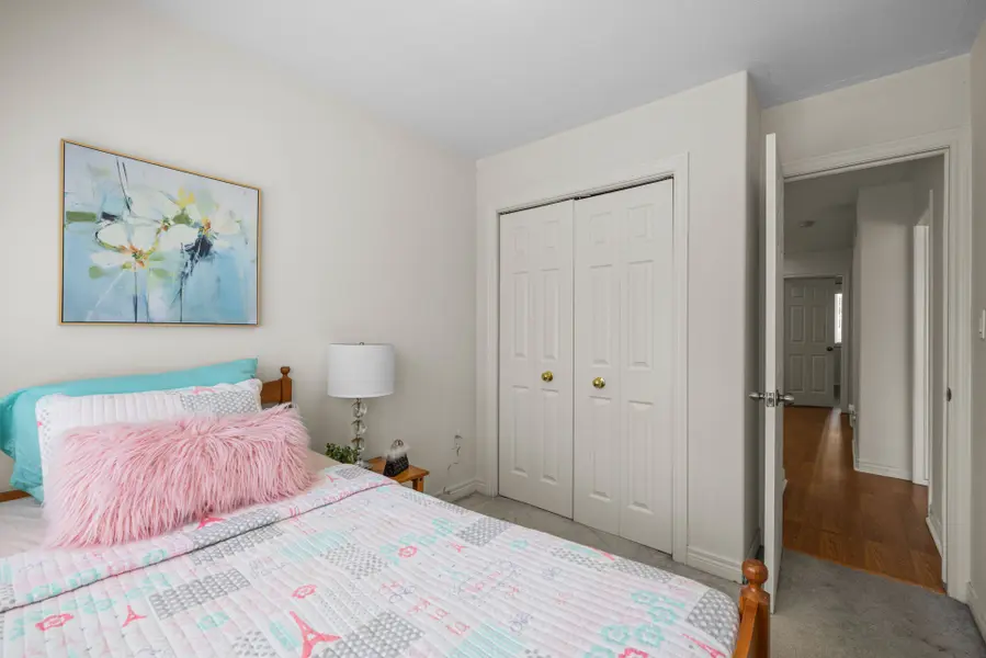 8A Hainer ST, St. Catharines, ON L2S 1M4