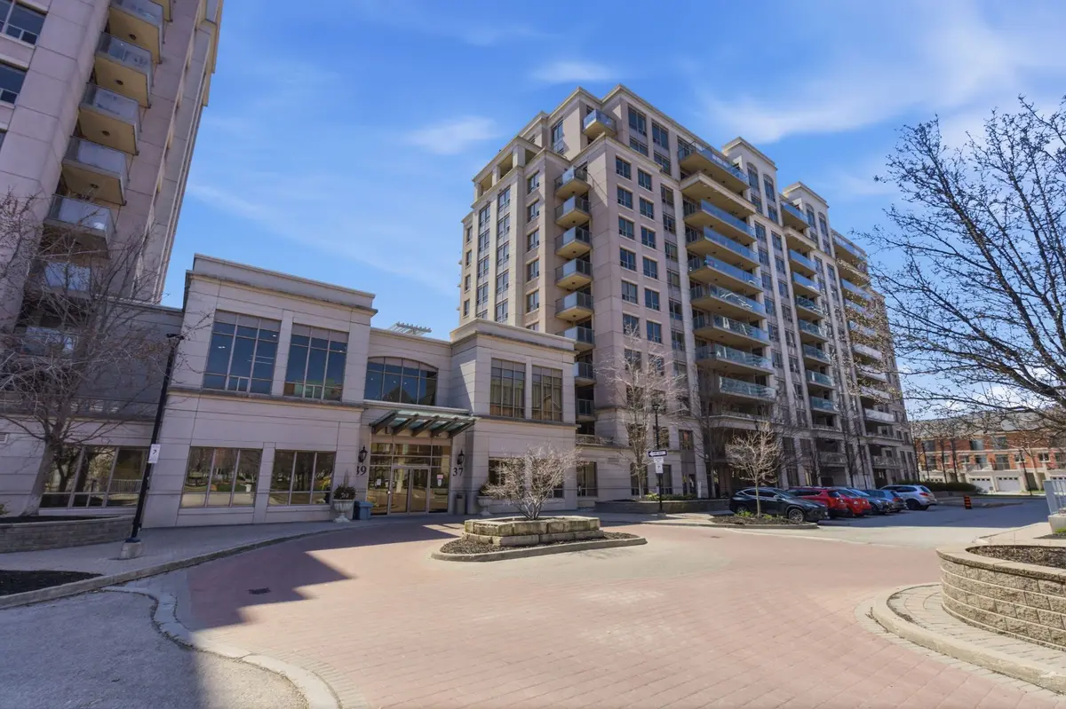 37 Galleria Pkwy #318, Markham, ON L3T 0A5