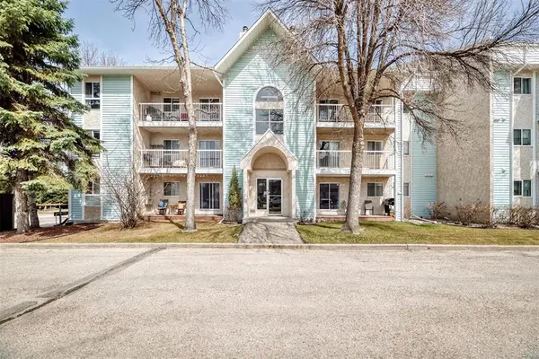 481 Thompson DR, Winnipeg, MB R3J 3X6