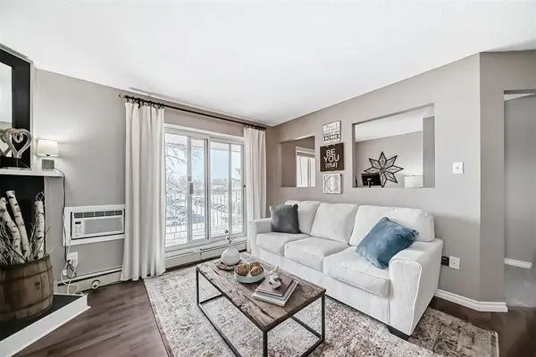 481 Thompson DR, Winnipeg, MB R3J 3X6