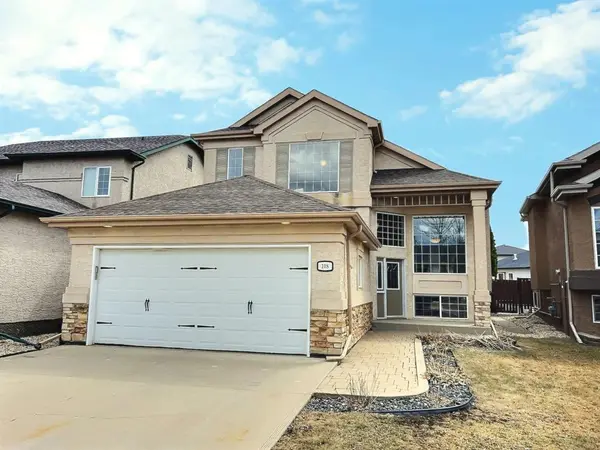 108 Brian Monkman Bay, Winnipeg, MB R3X 2G1