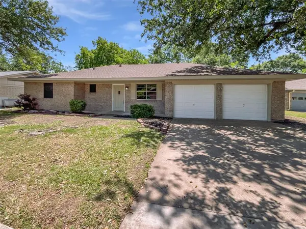 103 Comanche Court, Waxahachie, TX 75165