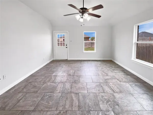 112 Halifax Circle, Palmer, TX 75152