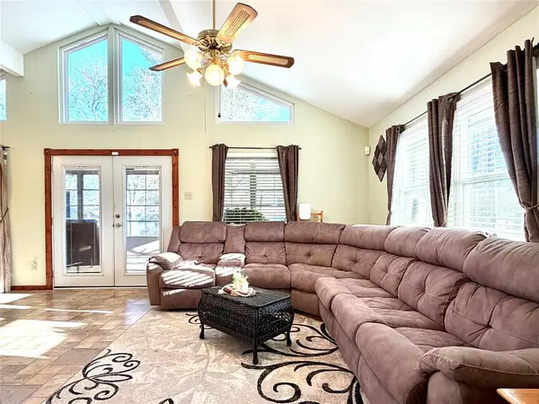 22557 Waterview Circle, Flint, TX 75762