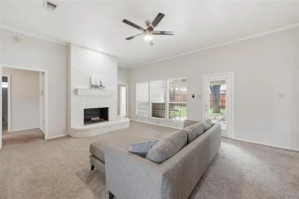 2004 Glen Creek Court, Arlington, TX 76015