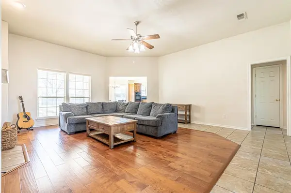 1909 Lazy Court, Granbury, TX 76048