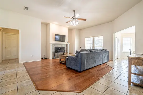 1909 Lazy Court, Granbury, TX 76048