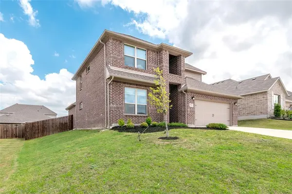 535 Hillcrest Circle, Justin, TX 76247