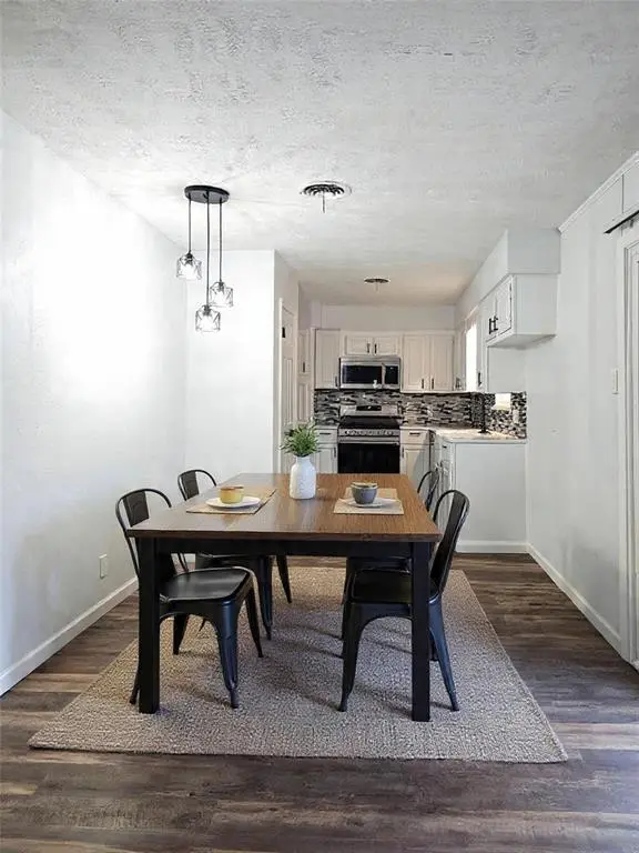 604 Bayless Drive, Euless, TX 76040