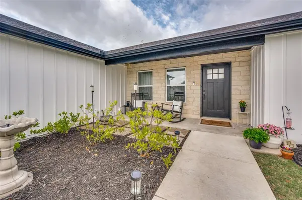 324 Hillcroft Road, Fort Worth, TX 76108