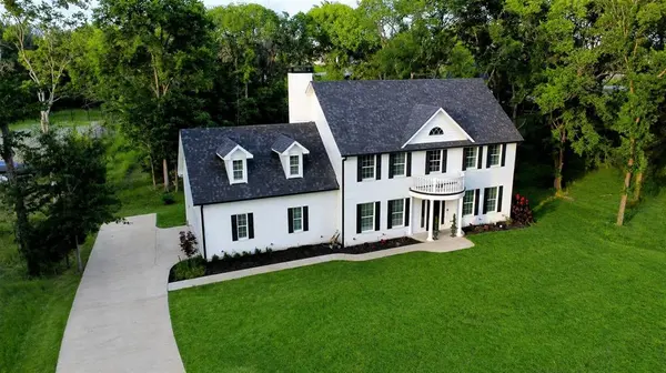 656 Calmwater Court, Mabank, TX 75143