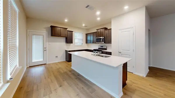 3941 Oak Creek Circle, Denison, TX 75020