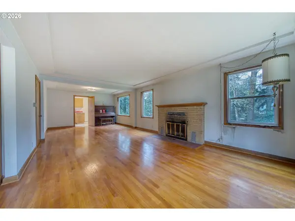 5730 SW SHATTUCK RD, Portland, OR 97221