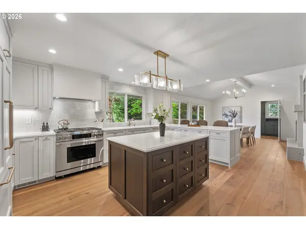 2157 WEMBLEY PL, Lake Oswego, OR 97034