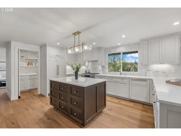 2157 WEMBLEY PL, Lake Oswego, OR 97034