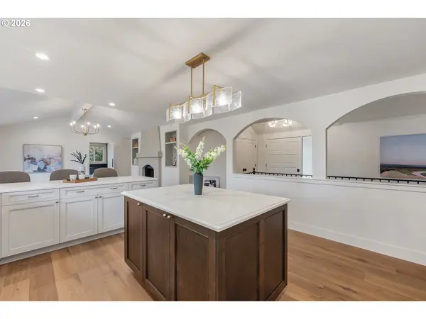 2157 WEMBLEY PL, Lake Oswego, OR 97034