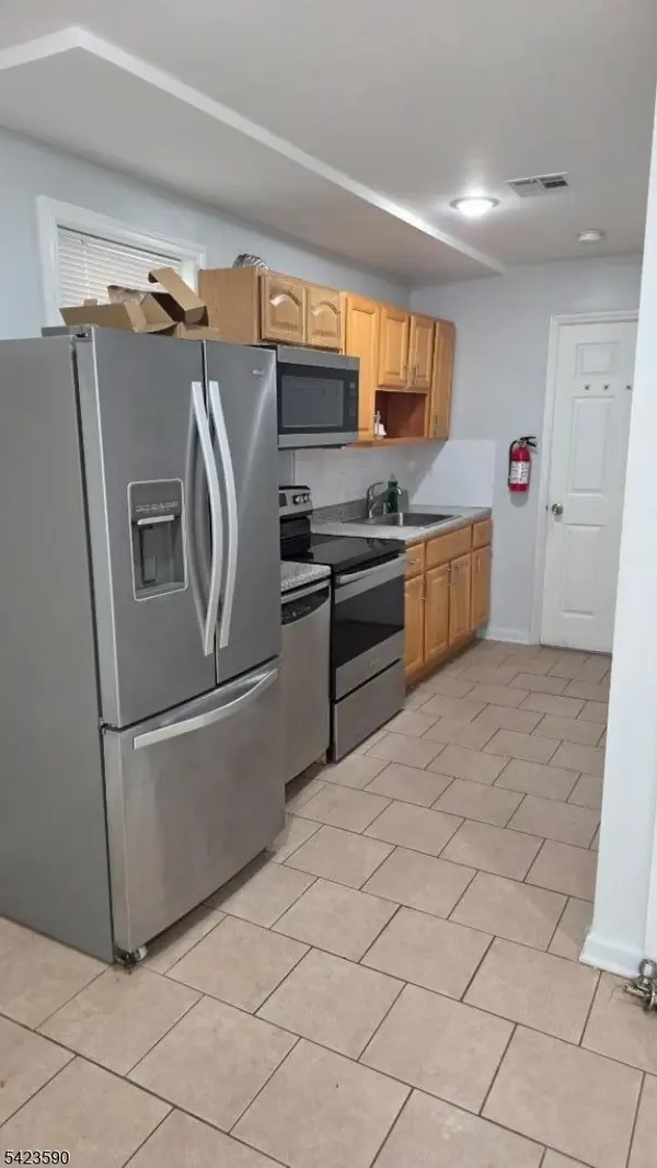 138 Lafayette St, Paterson City, NJ 07501