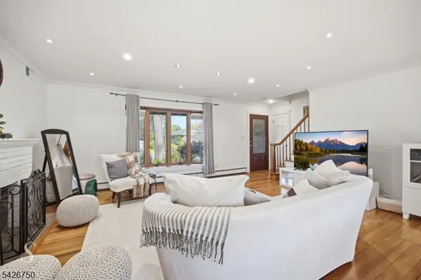 5 Franciscan Way, Fair Lawn Boro, NJ 07410