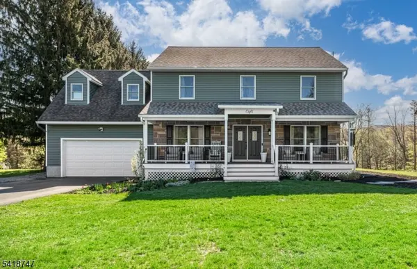 8 East Gate Dr, Vernon Twp., NJ 07418