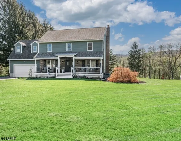 8 East Gate Dr, Vernon Twp., NJ 07418