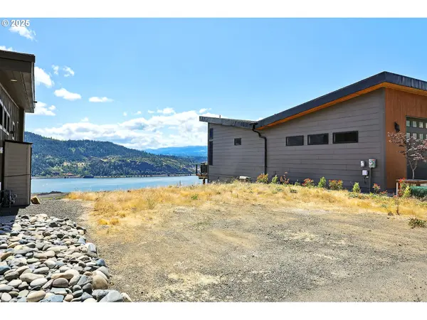 211 EAGLE RIDGE DR, White Salmon, WA 98672