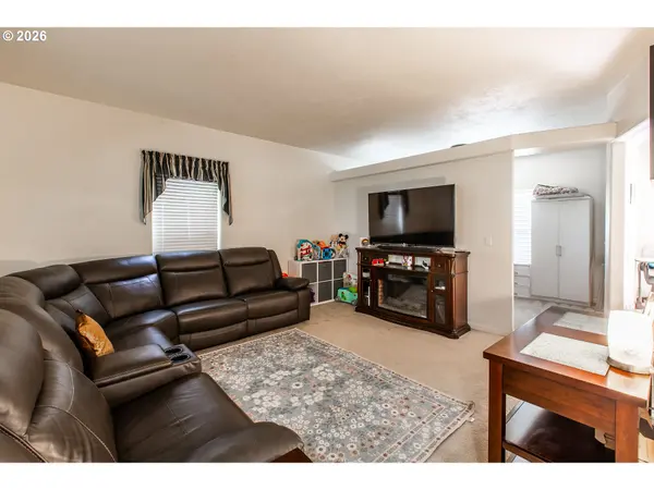 2737 HALLMARK LN, Eugene, OR 97405