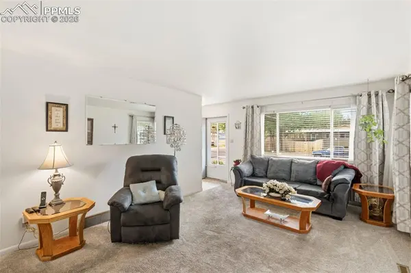 1906 Mount Vernon ST, Colorado Springs, CO 80909