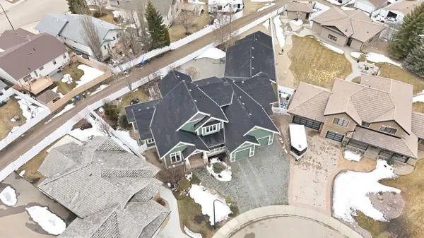 31 Ashley Close, Red Deer, AB T4R 2X3