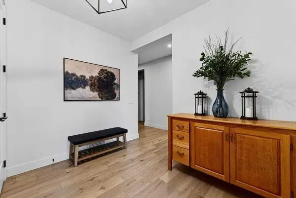 279 Marina GRV SE, Calgary, AB T3M 3J4