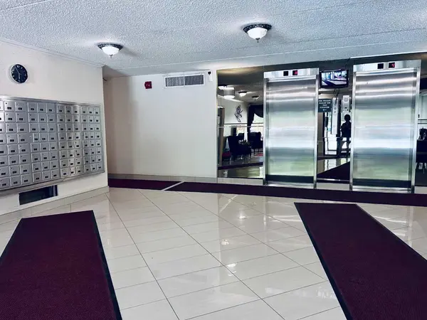 5204 Dalton DR NW #806, Calgary, AB T3A 3H1